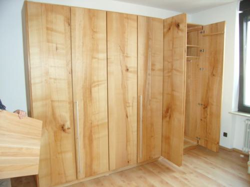 2018 kleiderschrank